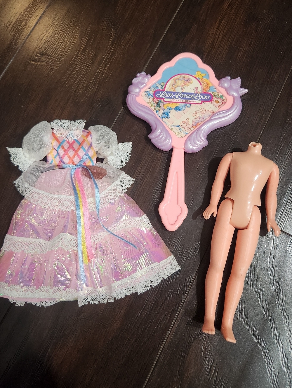 Lady Lovely Locks Dress Mirror